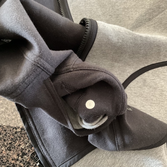 Lululemon Reversible Vest, Size 6 - Picture 8 of 10